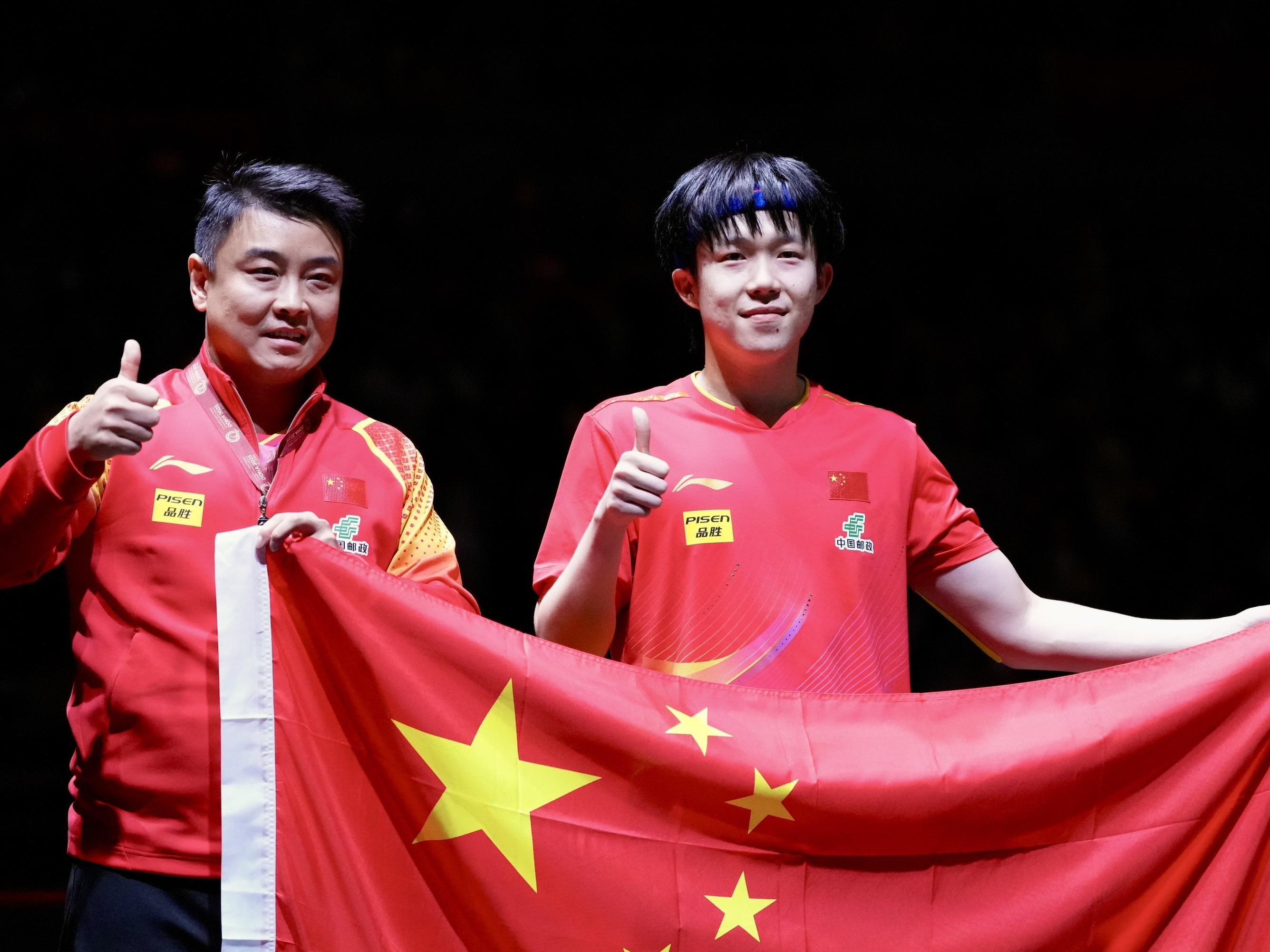 士气高昂！球队互相拼搏，胜利属于最终胜利者的简单介绍