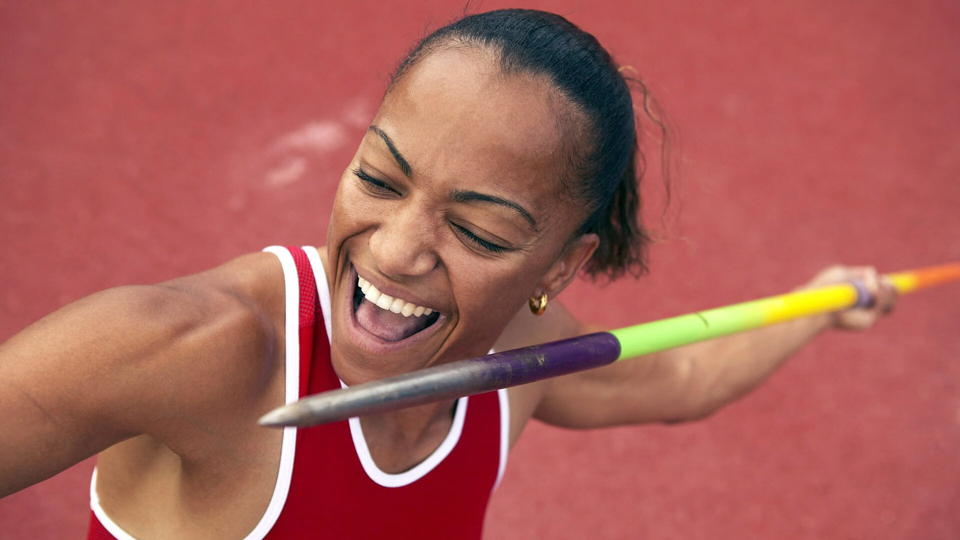 F1新赛季揭幕战之夜，浓眉压力下完成爆发，双重赛场的意志交响曲