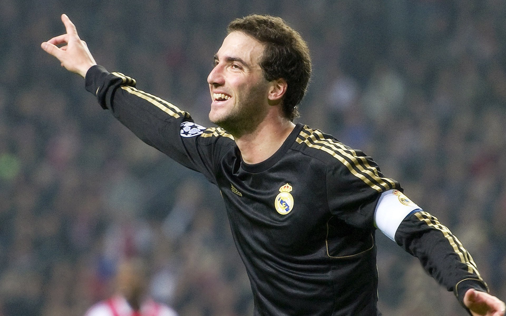 门迪的焰火照亮安第斯之夜，智利以足球之名，完成对德甲劲旅的精神完胜